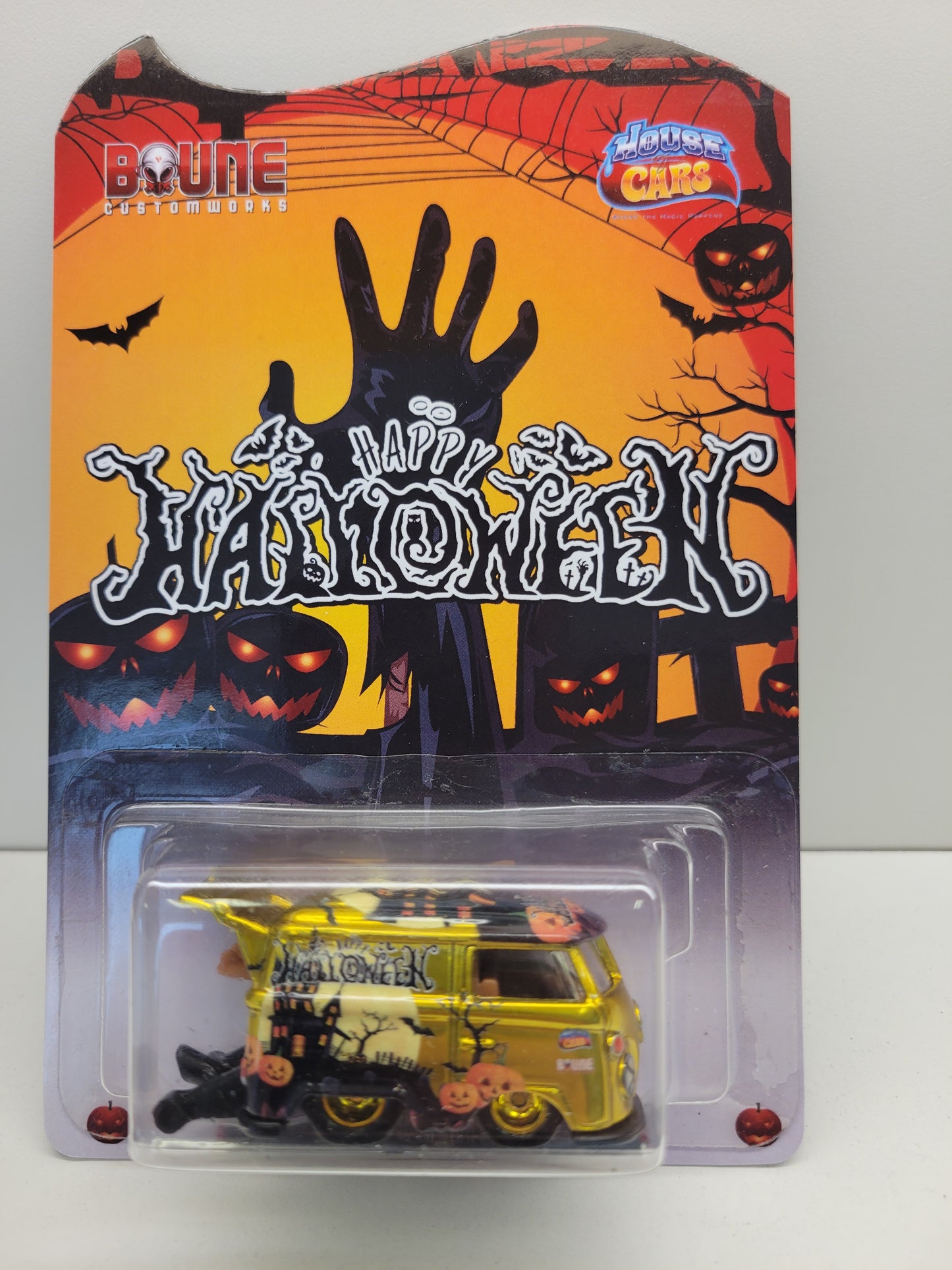Gold 1 of 1 Chase Halloween VW Kombi
